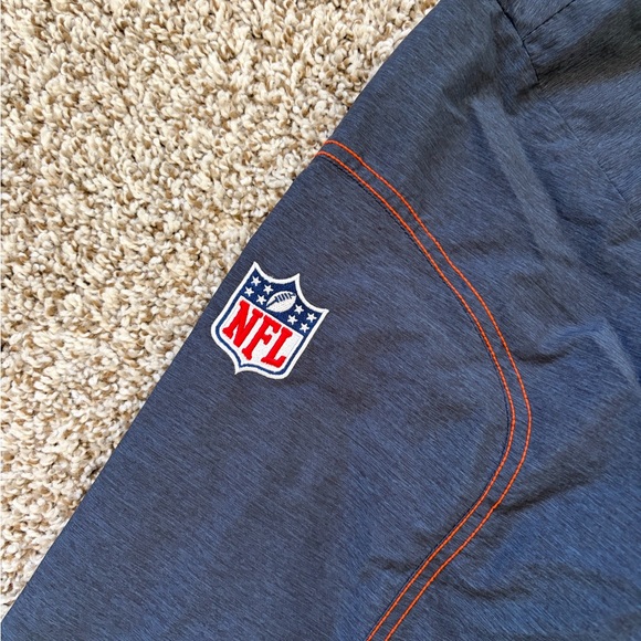 Denver Broncos NFL On the Field Reebok Wind Breaker Size Large - Picture 3 of 11
